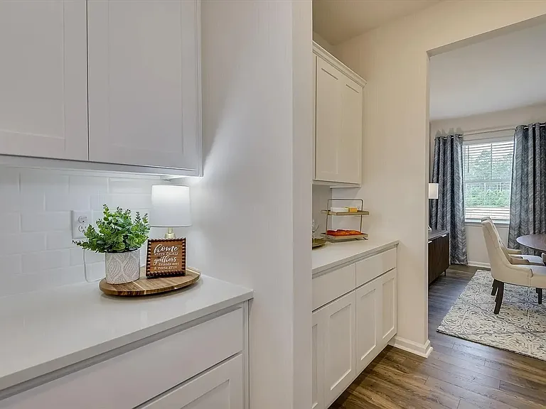 5232 Tullamore Dr — Photo 3