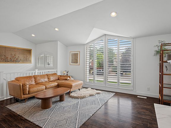 3rd image of 5138 S Caribbean Way