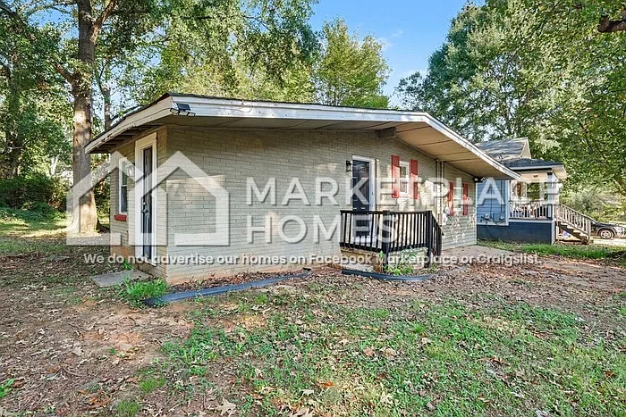 4 bed, 2.0 bath, 1390 sqft, $1,695 — Photo 2