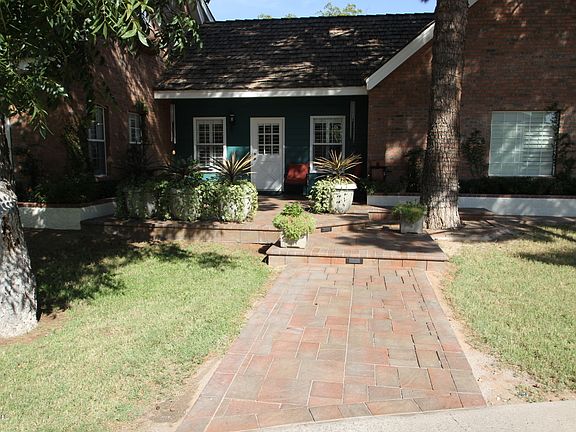3rd image of 591 E Linda Ln