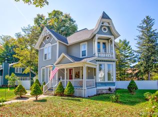 11 Pleasant St, Sparta, MI 49345
