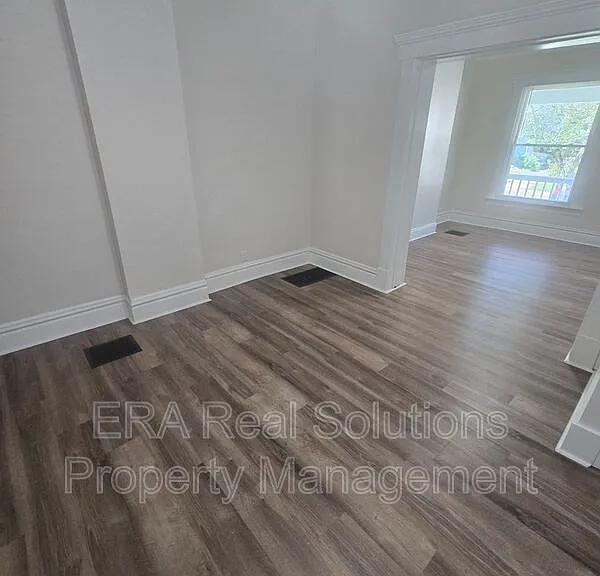 1531 Richmond Ave — Photo 10