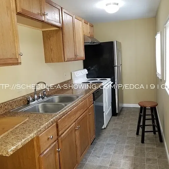 418 Power St — Photo 5