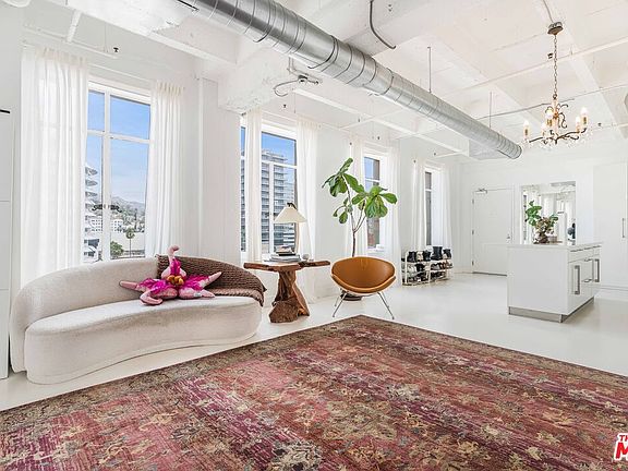 4th image of 6253 Hollywood Blvd APT 909