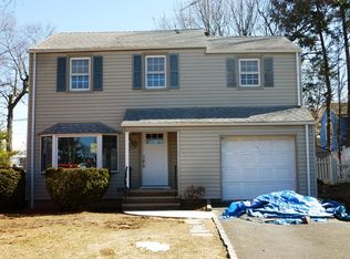 110 Kew Dr, Springfield, NJ 07081