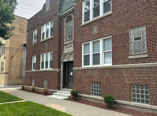 2422 N Kilbourn Ave #1, Chicago, IL 60639