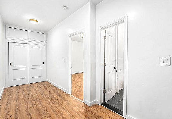 4th image of 446 Kingston Ave APT B31