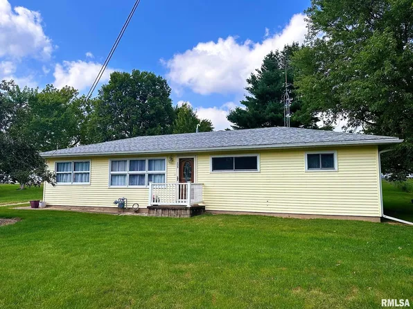235 E Chestnut St, Roseville, IL 61473