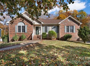 815 Catawba Valley Blvd SE, Hickory, NC 28602