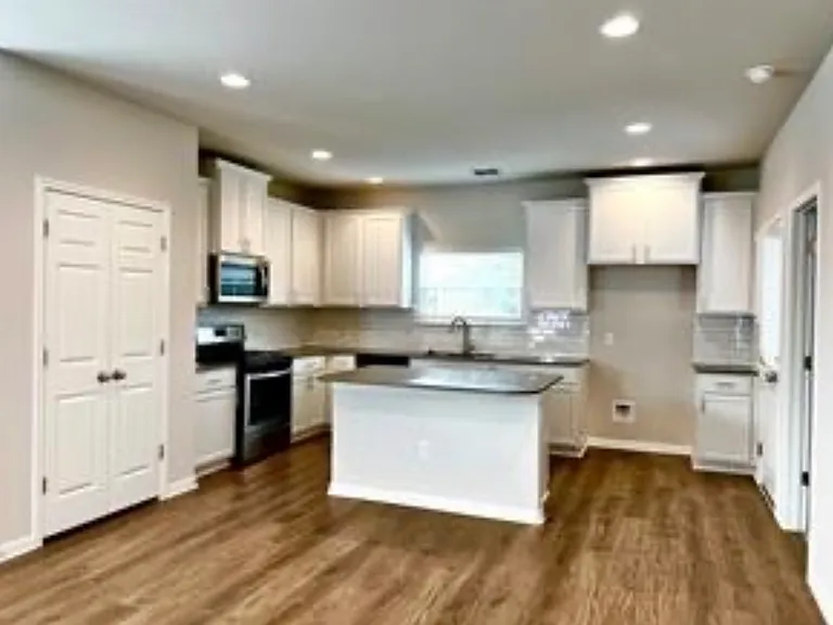 10004 Dawn Pearl Dr — Photo 2