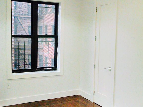 4th image of 320 Empire Blvd APT 5M