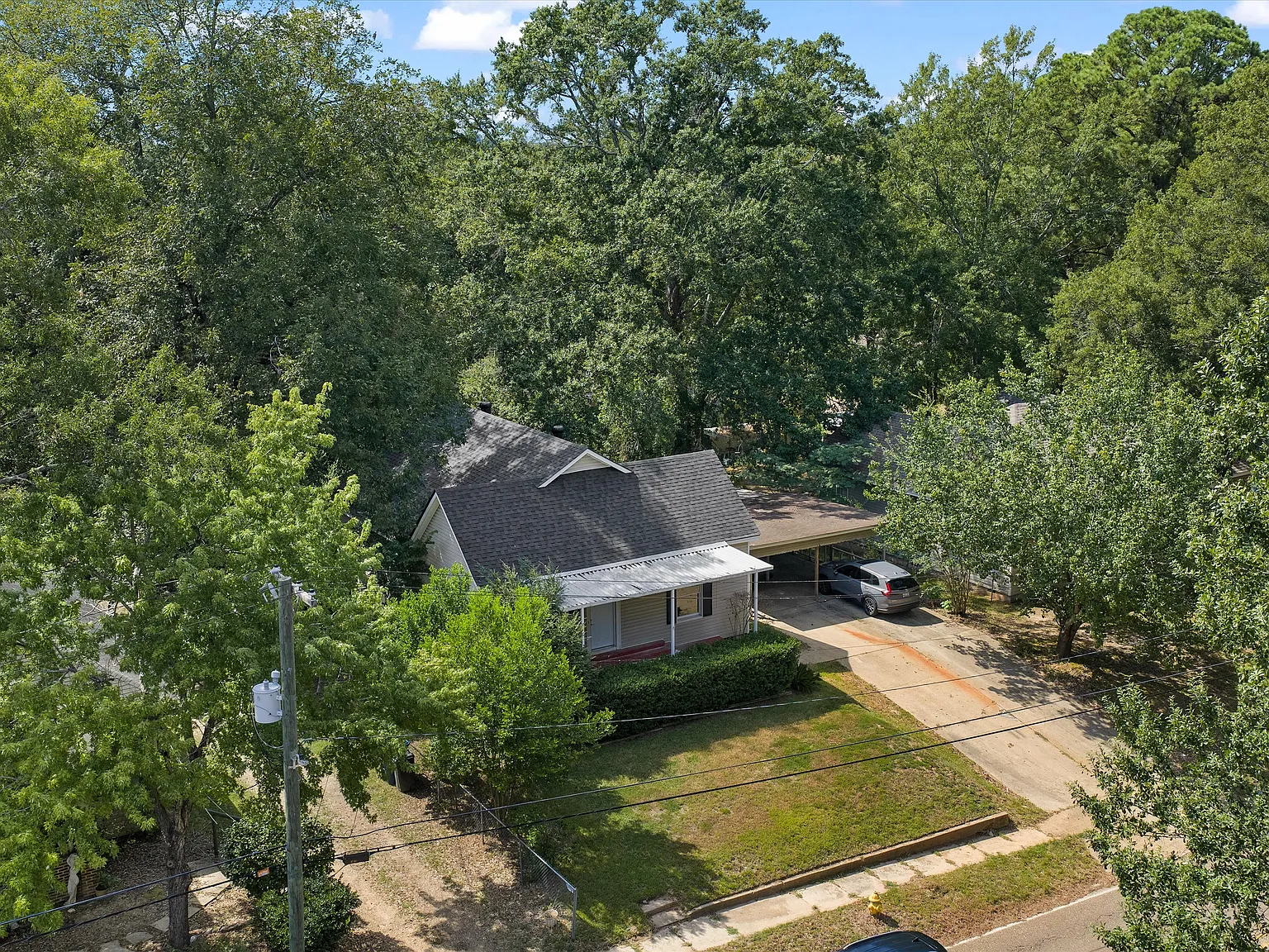 3 bed, 1600 sqft, $1,725 — Photo 2
