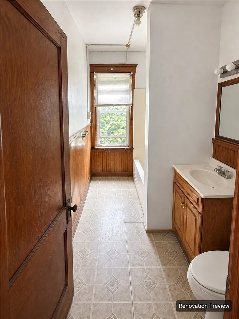 392 Carrington Ave — Photo 2