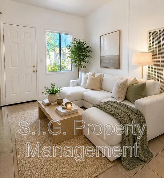 10156 1/4 Helendale Ave — Photo 1