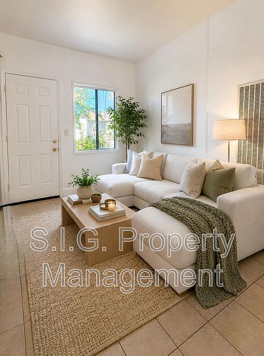 1st image of 10156 1/4 Helendale Ave
