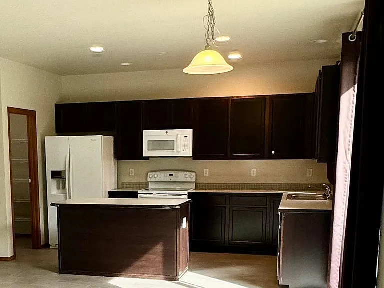 111 Puller Ln — Photo 4