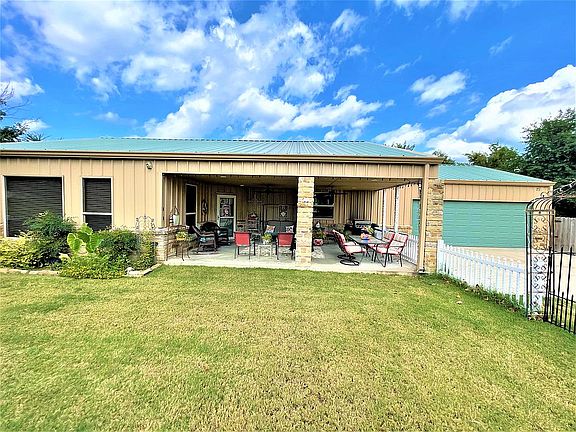 3rd image of 75 Sturges Ct
