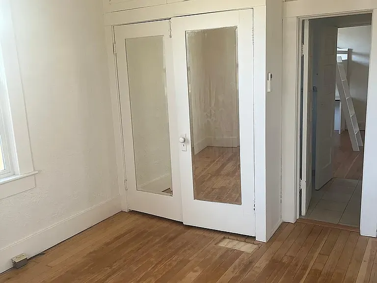 1021 Washington St — Photo 3