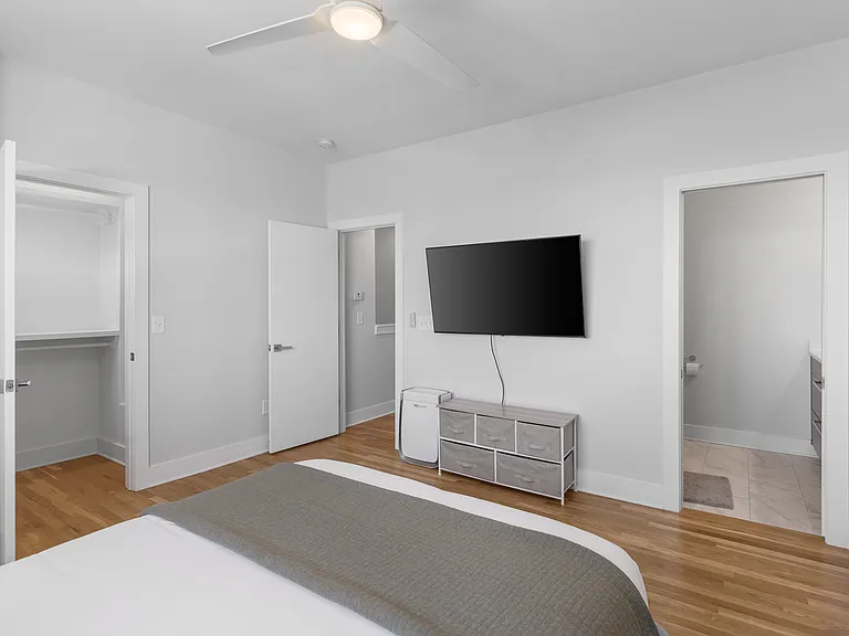 1016 Russell St — Photo 33