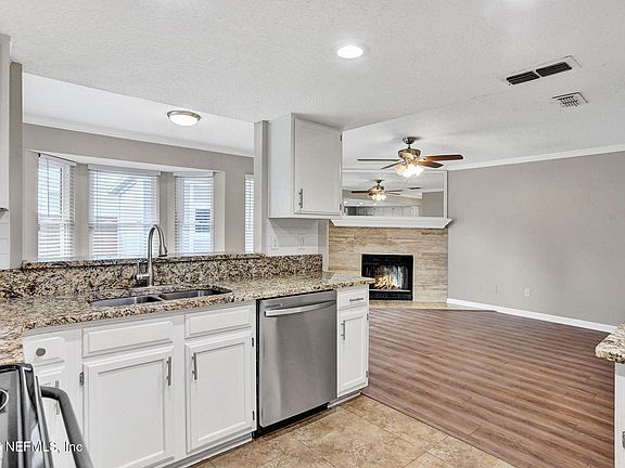 5th image of 2923 SAFESHELTER Drive
