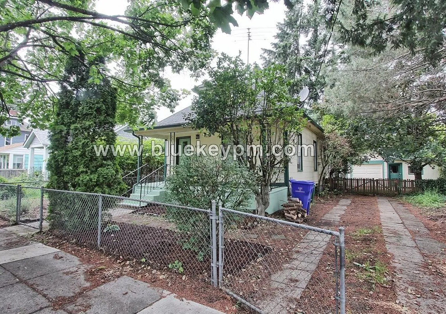 3 Bed, 1 Bath Home Near Providence Portland Medical Center in North Tabor Neighborhood — Photo 2