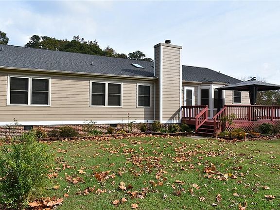 3rd image of 103 Harris Grove Ln