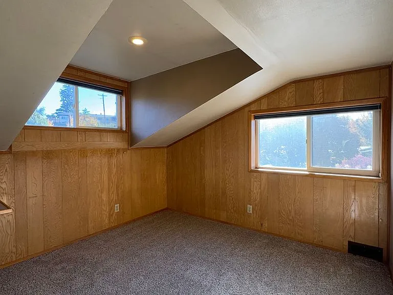 1001 N Brooklane St — Photo 44