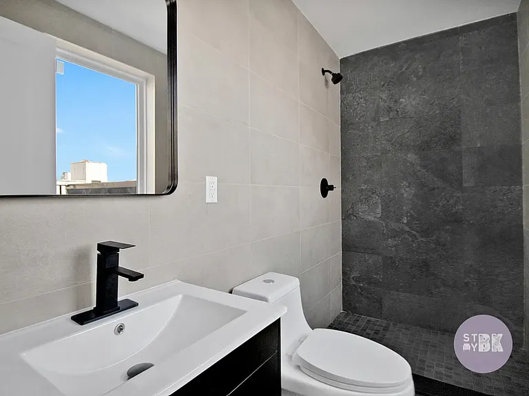 194 Buffalo Ave #4R — Photo 7