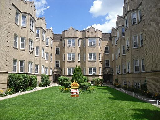 1st image of 6553 N Francisco Ave #1