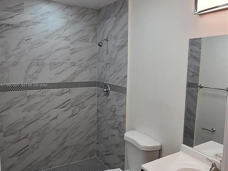 4020 Del Rio Way #720 — Photo 9