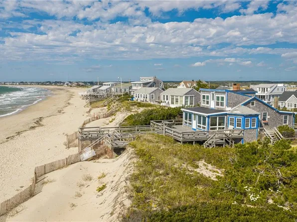 1127 Succotash Rd, Narragansett, RI 02879