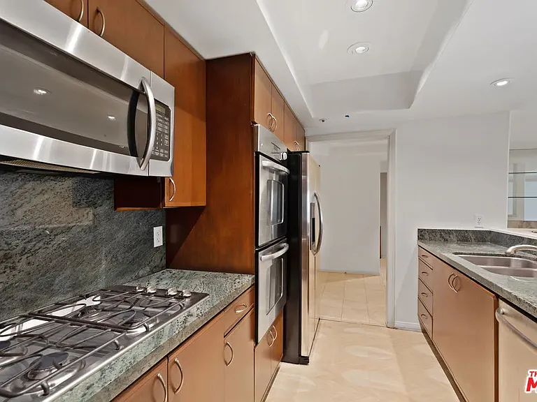 11690 Montana Ave #103 — Photo 15