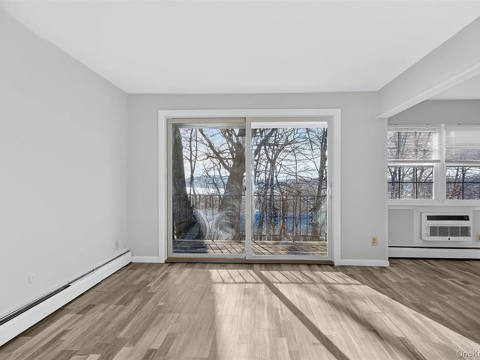 2 bed, 1.0 bath, 800 sqft, $2,400 — Photo 3