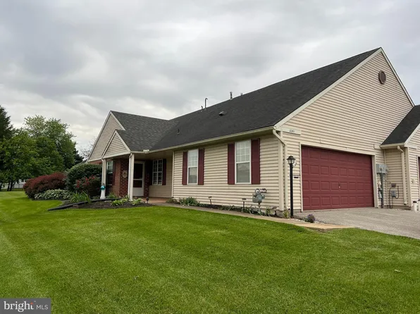 3261 Falcon Ln, Dover, PA 17315