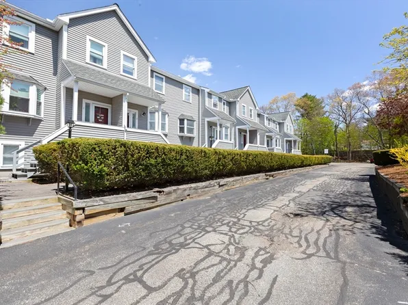 3 Summerville Rd #3, Foxboro, MA 02035