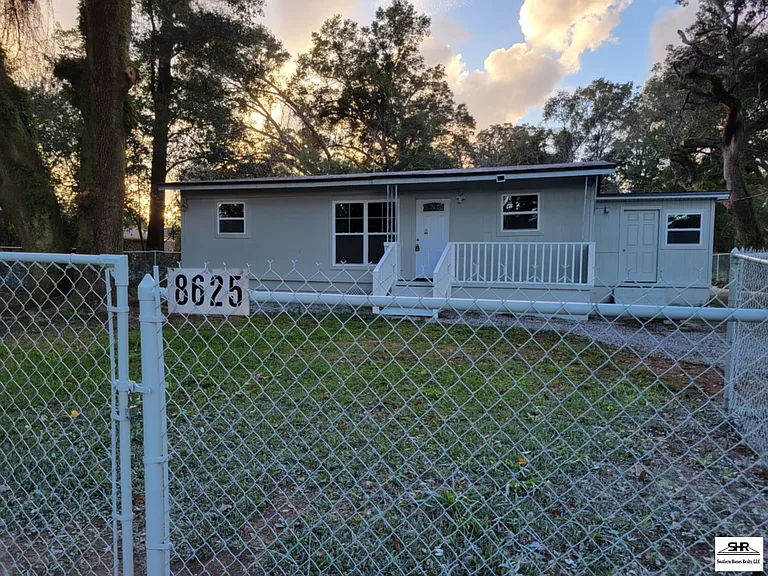 8625 Stockdale Ave — Photo 3