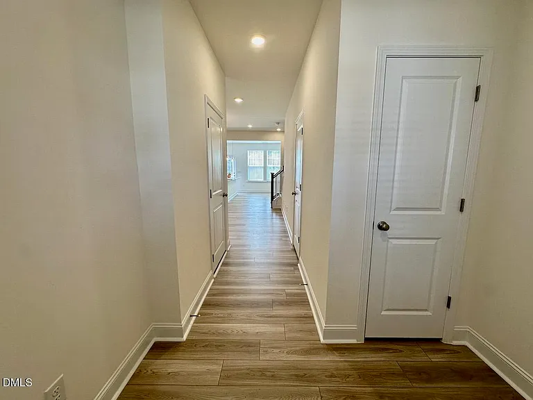 947 Kensley Grove Ln — Photo 4