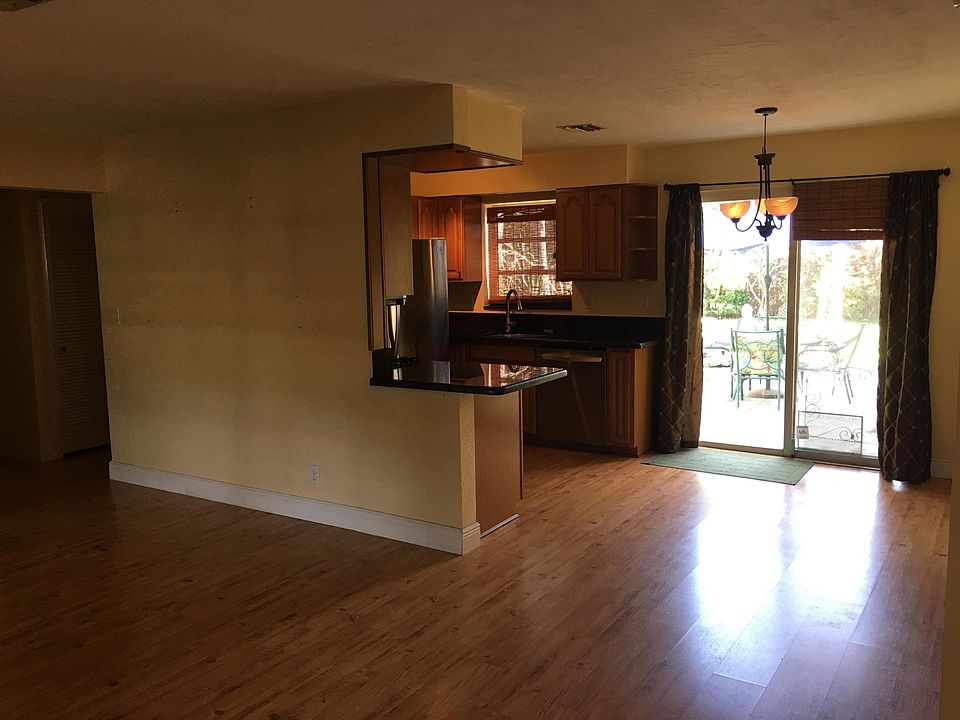 1st image of 1124 NE 7th St #0
