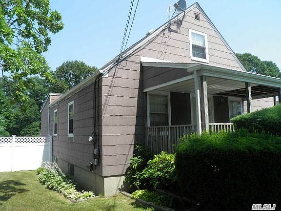 5th image of 42 Walnut Ave E