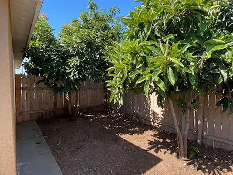 4901 Frink Ave — Photo 14