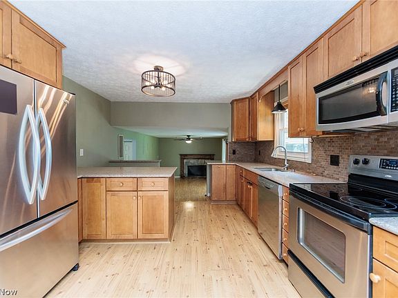 3rd image of 6182 Stafford Dr