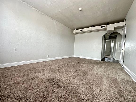 2nd image of 4204 Ellenwood Ave APT 303