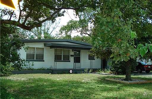 1st image of 6008 Balboa Dr