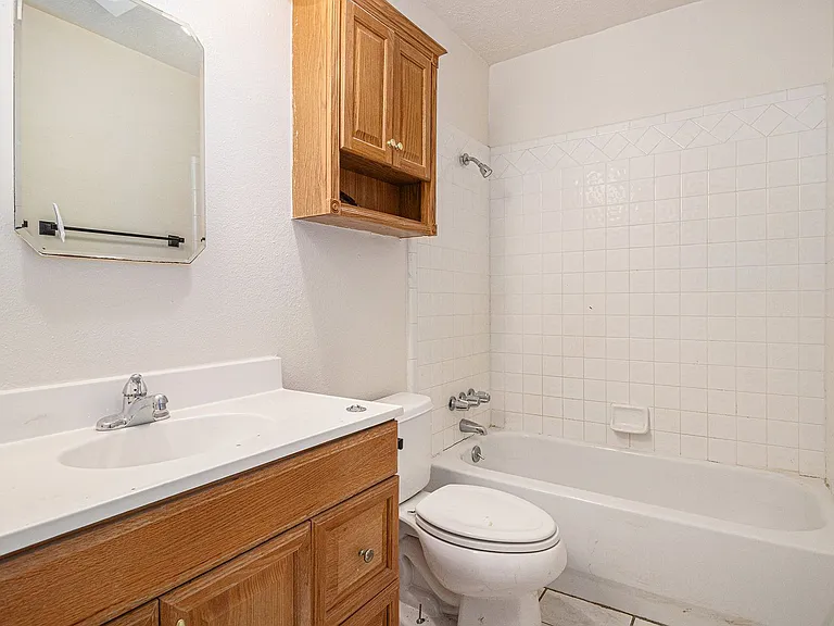 1814 Addington Dr — Photo 16
