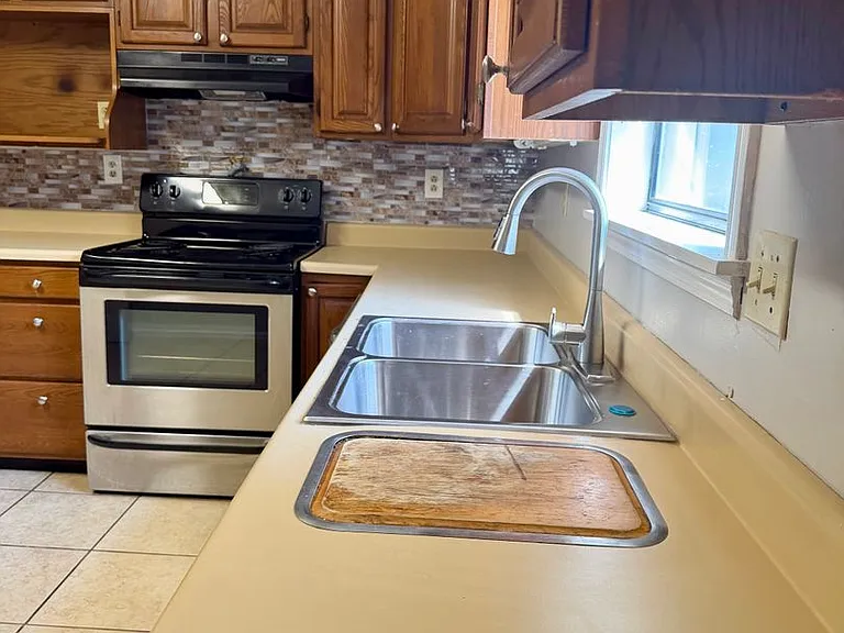 1068 Old Humboldt Rd — Photo 10