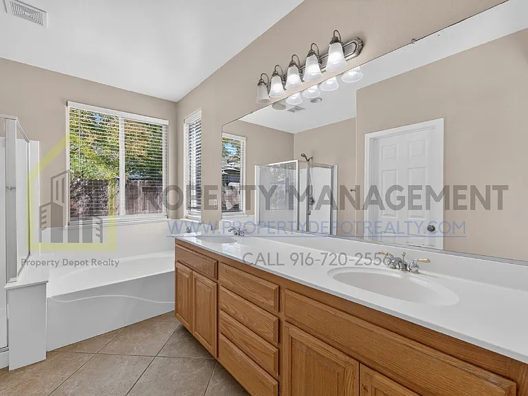 1570 Charm Way — Photo 34