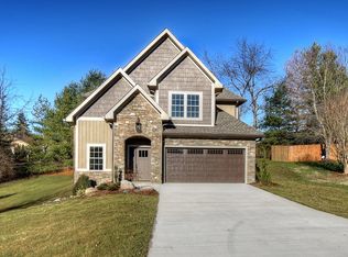 4 Regal Ct, Johnson City, TN 37604