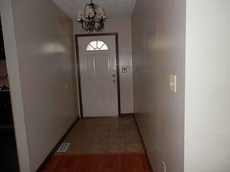 1st image of 1800 Carlyle Dr