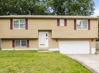 20 Arlee St, Warwick, RI 02889