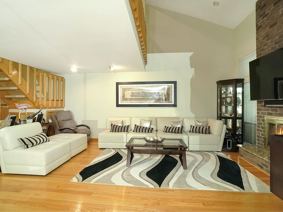 1st image of 63 Estate Dr